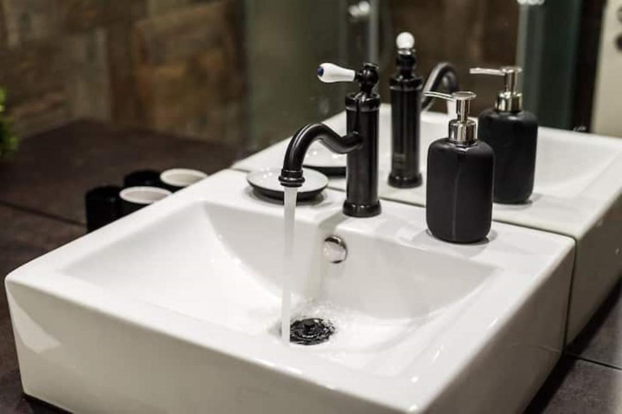 Very Stylish And Central Ac Apartment Boedapest Buitenkant foto